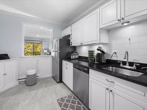 22 Branchfield St #D4, Boston, MA 02124