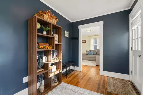 Entry Way - 7 King St, Maynard, MA 01754 photo 1 of 5
