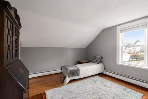 Bedroom - 7 King St, Maynard, MA 01754 photo 6 of 7