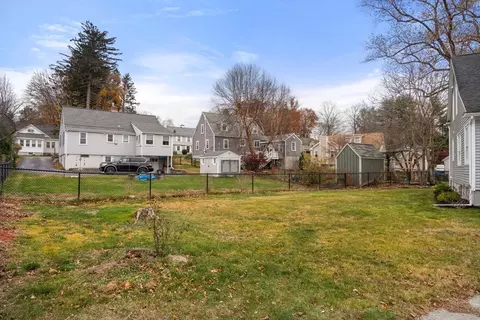 Exterior - 7 King St, Maynard, MA 01754 photo 4 of 7