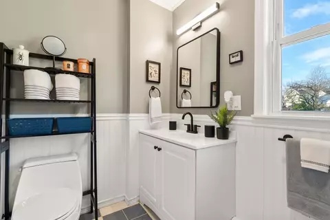 Bath - 7 King St, Maynard, MA 01754 photo 1 of 3