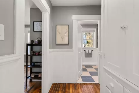 Entry Way - 7 King St, Maynard, MA 01754 photo 4 of 5
