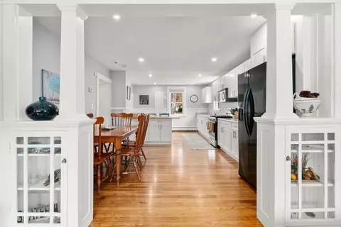 Entry Way - 7 King St, Maynard, MA 01754 photo 2 of 5