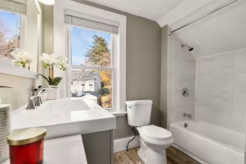 Bath - 7 King St, Maynard, MA 01754 photo 3 of 3