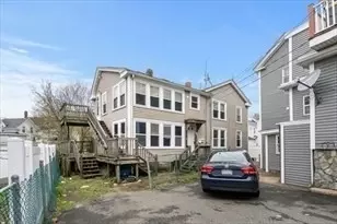 4 Mount Vernon St, Gloucester, MA 01930