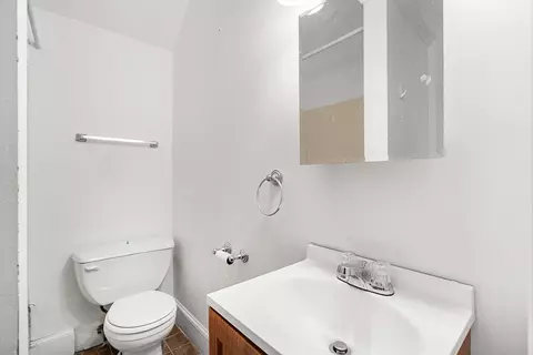 4 Mount Vernon St, Gloucester, MA 01930 photo 6