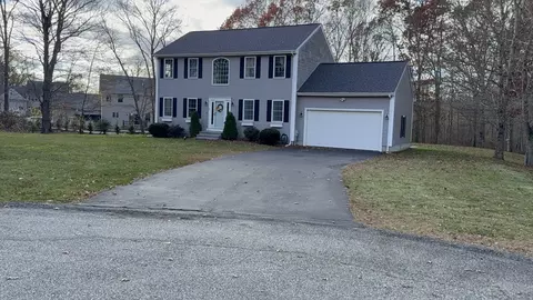 55 Lynch Ln, Fall River, MA 02720