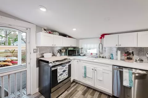 Kitchen - 4 Ross Ave, Wareham, MA 02571 photo 3 of 3