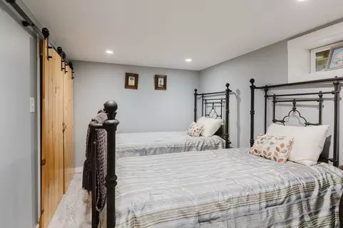 Bedroom - 4 Ross Ave, Wareham, MA 02571 photo 5 of 5