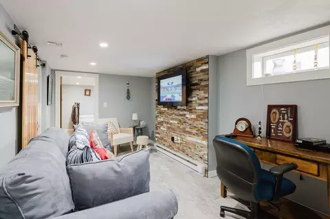 Living - 4 Ross Ave, Wareham, MA 02571 photo 5 of 6