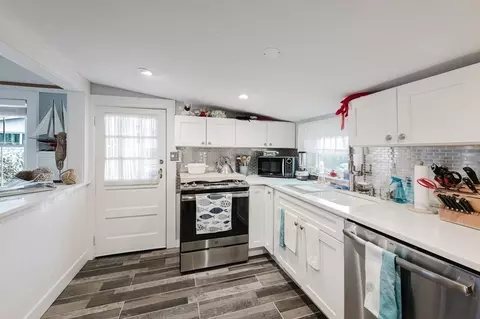 Kitchen - 4 Ross Ave, Wareham, MA 02571 photo 1 of 3