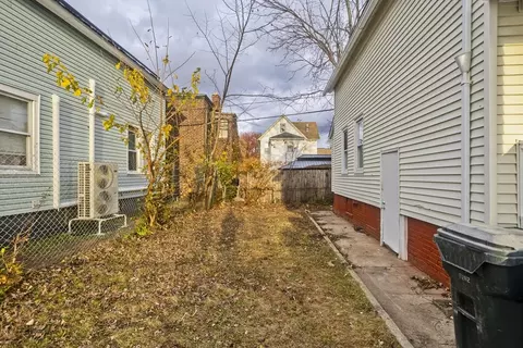 81 Hayden Ave, Springfield, MA 01109 photo 4