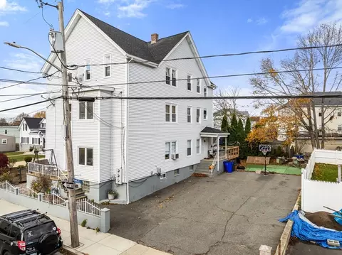 172 Earle St, Fall River, MA 02723 photo 3