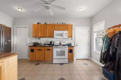 172 Earle St, Fall River, MA 02723 photo 7