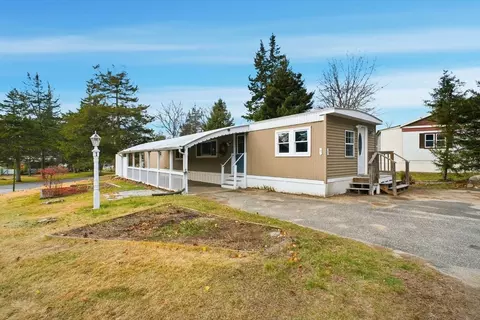 1 Willow Cir, Brimfield, MA 01010