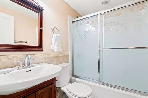 Bath - 36 Smith Rd, Hingham, MA 02043 photo 1 of 1