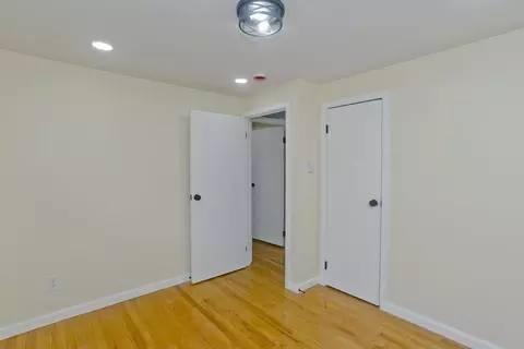 Bedroom - 211 Glenoak Dr, Springfield, MA 01129 photo 2 of 2