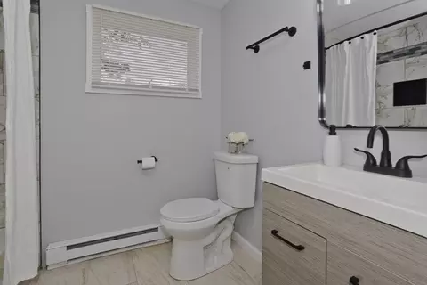 Bath - 211 Glenoak Dr, Springfield, MA 01129 photo 1 of 3