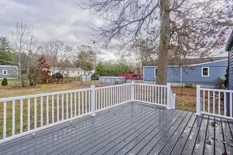 Exterior - 211 Glenoak Dr, Springfield, MA 01129 photo 4 of 6