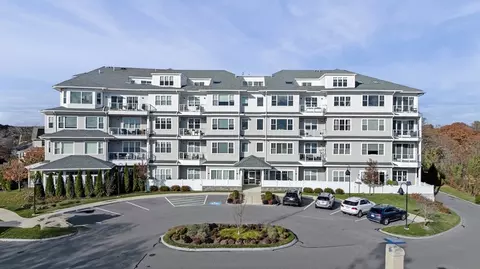 71 Greenwood Ave #207, Swampscott, MA 01907