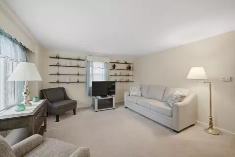 Living - 246 El Paso St, Springfield, MA 01104 photo 3 of 4