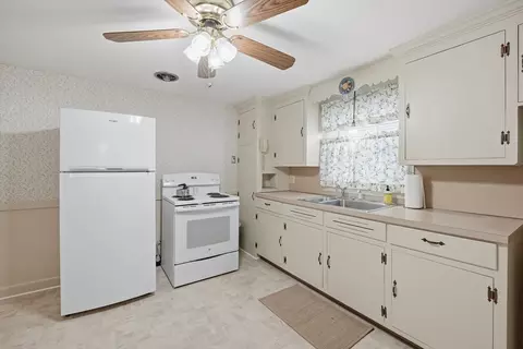 Kitchen - 246 El Paso St, Springfield, MA 01104 photo 1 of 4