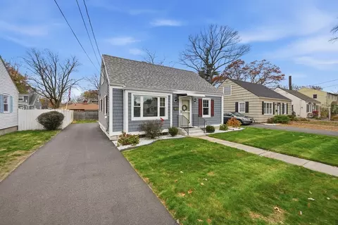 Exterior - 246 El Paso St, Springfield, MA 01104 photo 6 of 7
