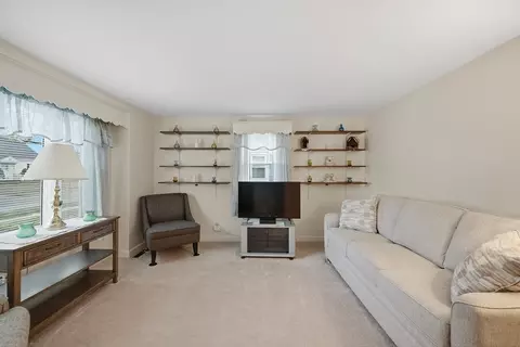 Living - 246 El Paso St, Springfield, MA 01104 photo 2 of 4