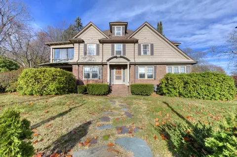 24 Hadwen Rd, Worcester, MA 01602