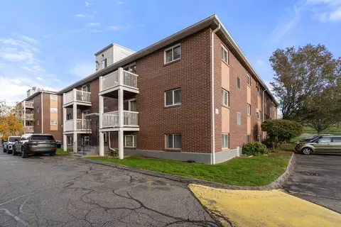 596 Boston Post Rd E #23, Marlborough, MA 01752