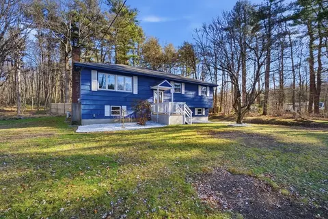 7 Fuller Rd, Sutton, MA 01590