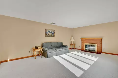 Living - 76 Roy St, Chicopee, MA 01013 photo 1 of 4