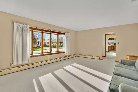 Living - 76 Roy St, Chicopee, MA 01013 photo 4 of 4