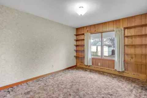 Bedroom - 76 Roy St, Chicopee, MA 01013 photo 3 of 5