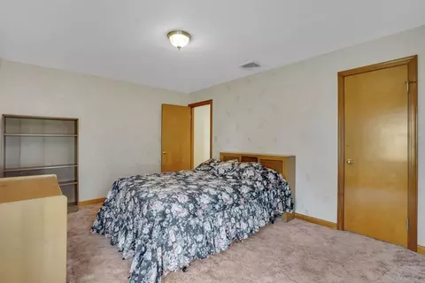 Bedroom - 76 Roy St, Chicopee, MA 01013 photo 2 of 5
