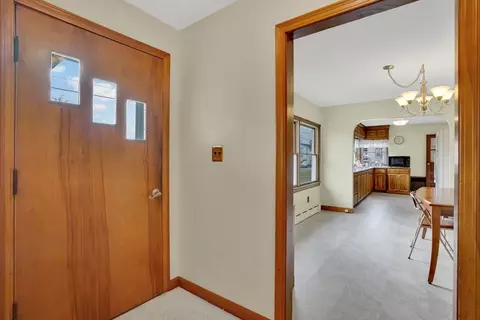 Entry Way - 76 Roy St, Chicopee, MA 01013 photo 3 of 3