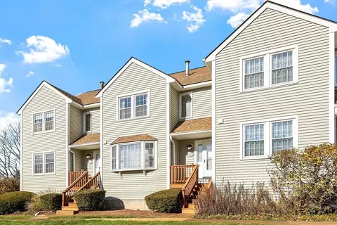 172 Patrick Rd #172, Tewksbury, MA 01876