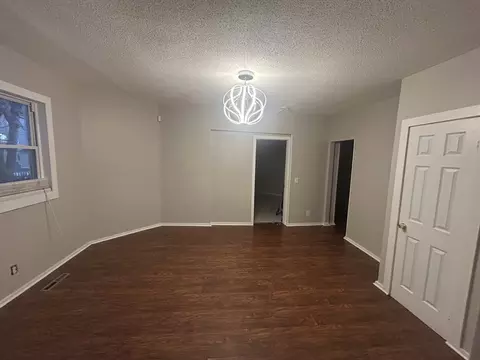62 Washburn St, Springfield, MA 01107 photo 4