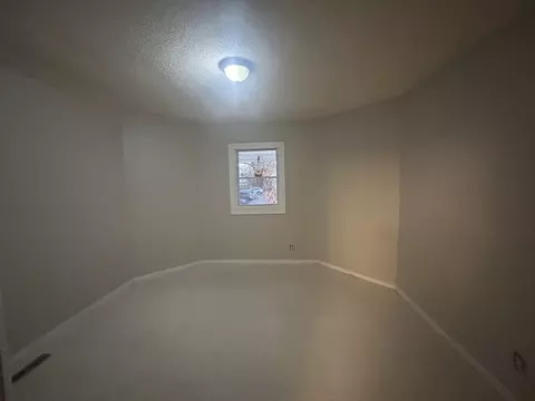 62 Washburn St, Springfield, MA 01107 photo 8