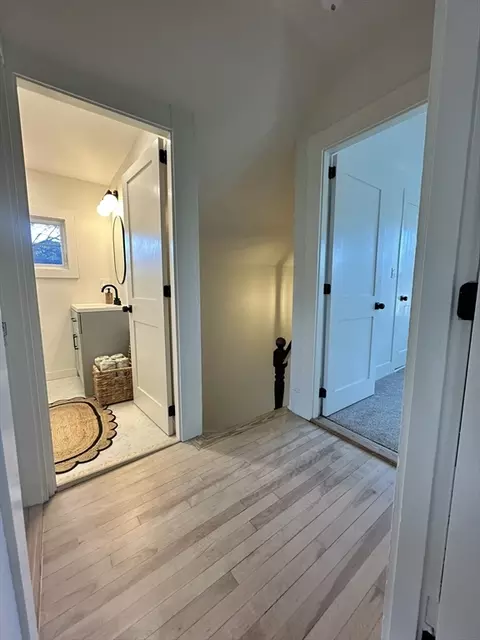 Entry Way - 22 Laurel St, Beverly, MA 01915 photo 4 of 5