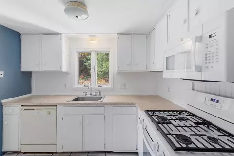 544 Cotuit Rd, Mashpee, MA 02649 photo 12