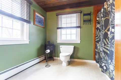Bath - 68 D St, Athol, MA 01331 photo 1 of 2