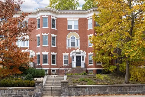 1572 Beacon St, Brookline, MA 02446