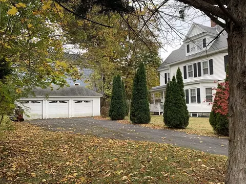 97 Hoyt Ave, Lowell, MA 01852