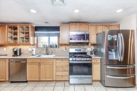 11 Spring St, Danvers, MA 01923 photo 8