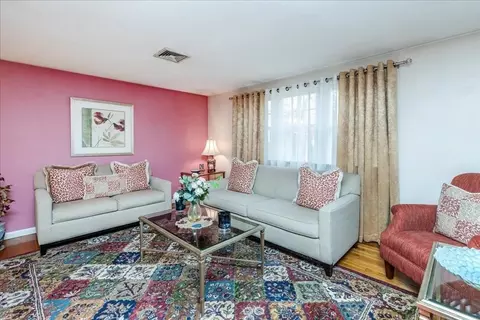 11 Spring St, Danvers, MA 01923 photo 4