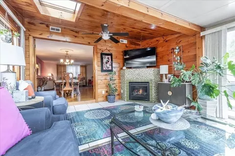 11 Spring St, Danvers, MA 01923 photo 13
