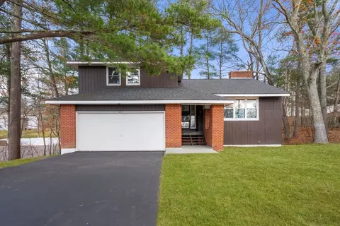 9 Scenic Ave, Webster, MA 01570