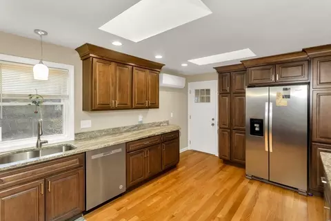 401 Grayson, Springfield, MA 01119 photo 11