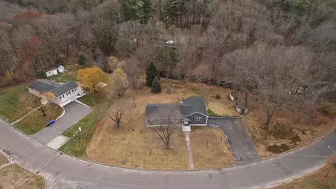 401 Grayson, Springfield, MA 01119 photo 5